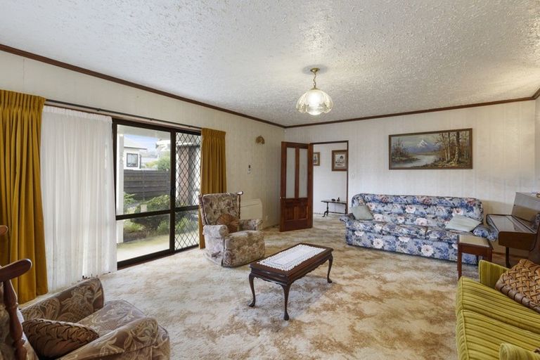 Photo of property in 8 Renata Road, Otaki, 5512