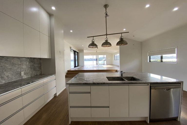 Photo of property in 62 The Terrace, Herald Island, Auckland, 0618