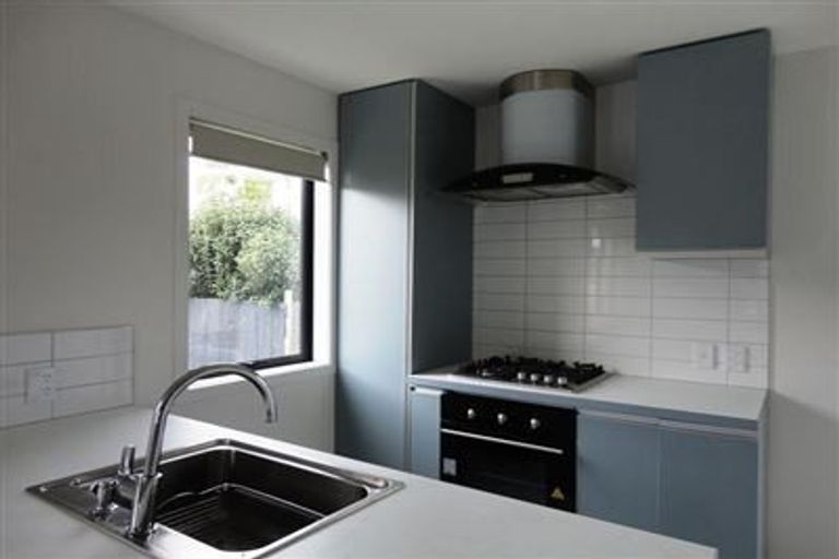 Photo of property in 14 Joshua Place, Weymouth, Auckland, 2103