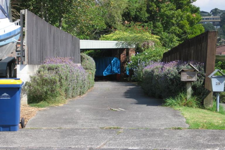 Photo of property in 21 Robin Lane, Browns Bay, Auckland, 0630