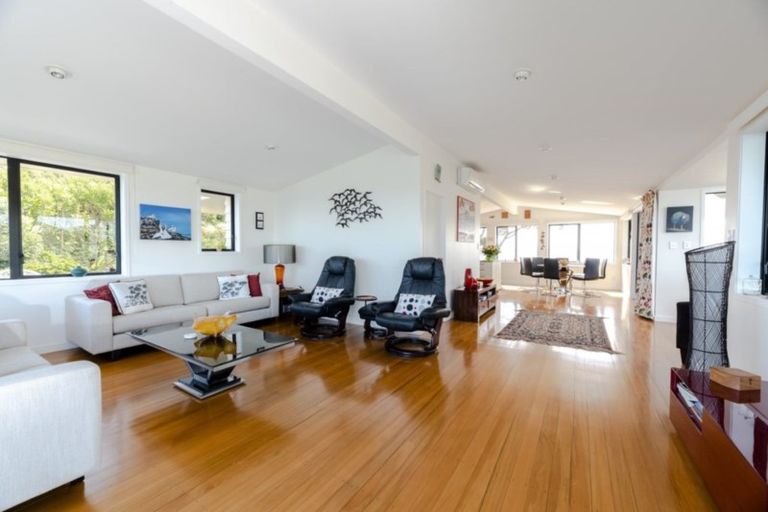 Photo of property in 40 Du Fresne Place, Russell, 0202