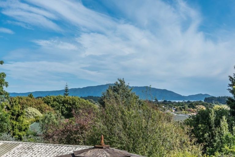Photo of property in 14 Huia Street, Waikanae, 5036