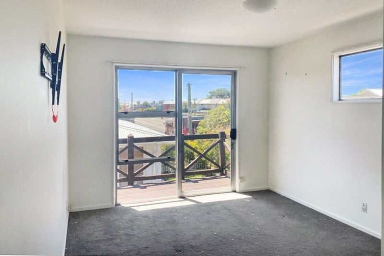 Photo of property in 1/491 Barbadoes Street, Edgeware, Christchurch, 8013