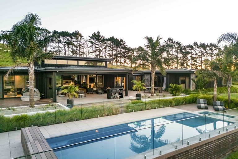 Photo of property in 55 Hull Road, Waitoki, Kaukapakapa, 0871