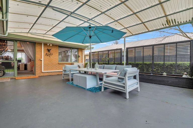 Photo of property in 16 Antrim Place, Nawton, Hamilton, 3200