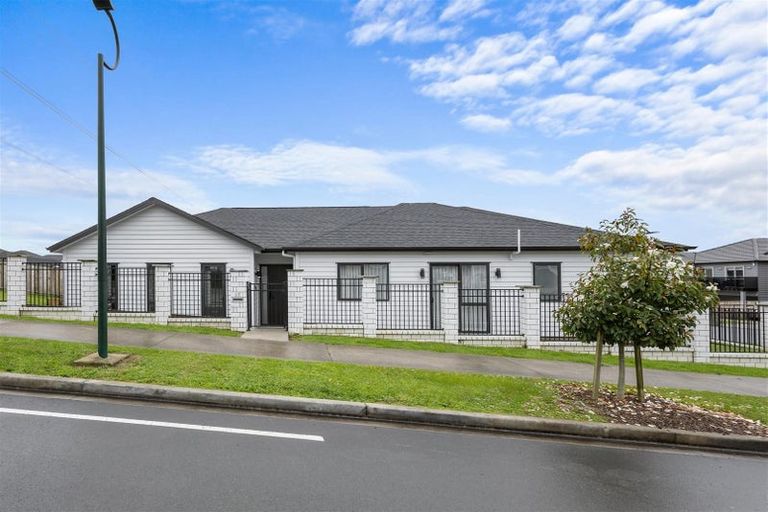 Photo of property in 57 Drumbuoy Drive, Flat Bush, Auckland, 2019