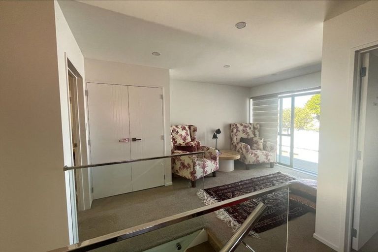 Photo of property in 27a Seaward Place, Wattle Downs, Auckland, 2103