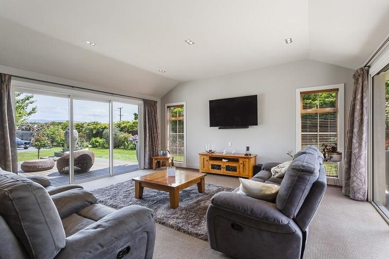 Photo of property in 356 Riccarton Road West, Mosgiel, 9092