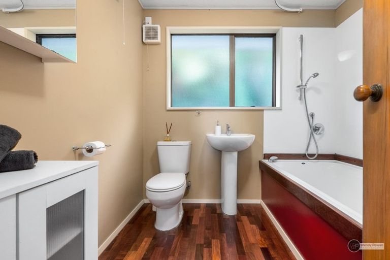 Photo of property in 2/51 Singers Road, Korokoro, Lower Hutt, 5012
