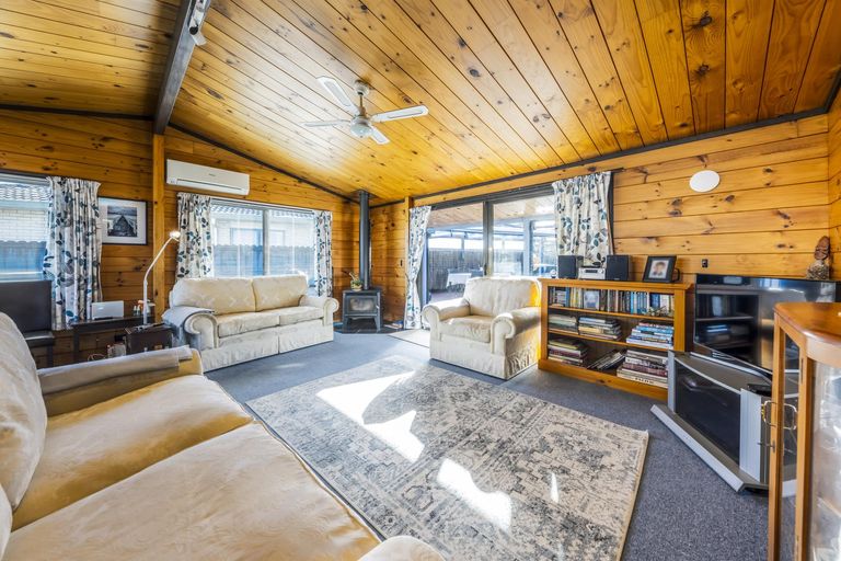 Photo of property in 97a Old Wairoa Road, Papakura, 2110