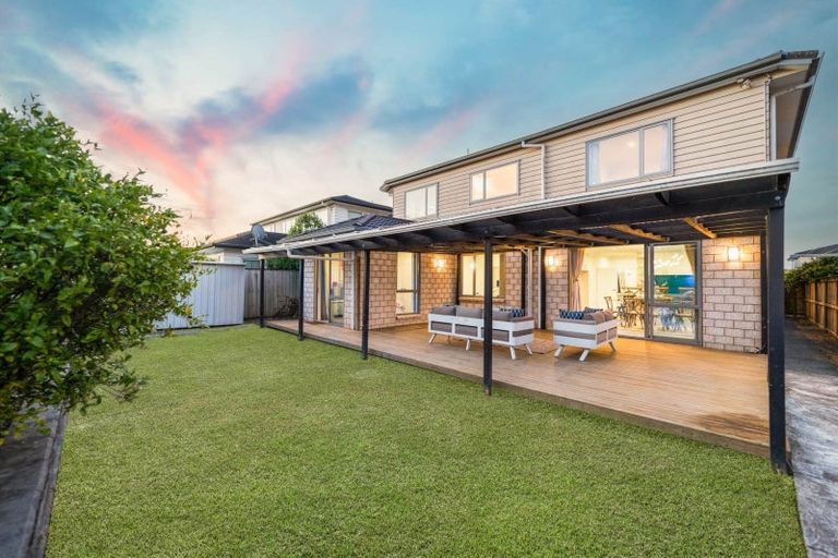 Photo of property in 8 Ballindrait Drive, Flat Bush, Auckland, 2019