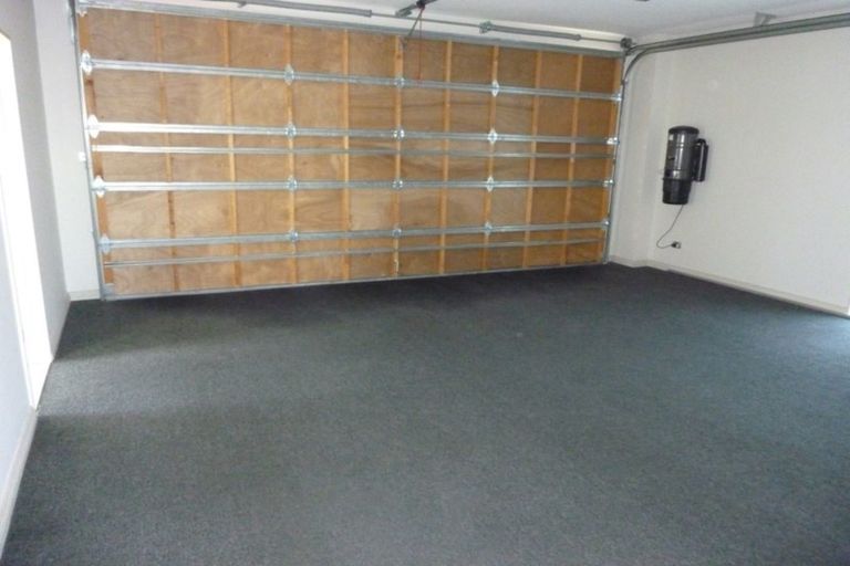 Photo of property in 1 Paterson Mews, Browns Bay, Auckland, 0630