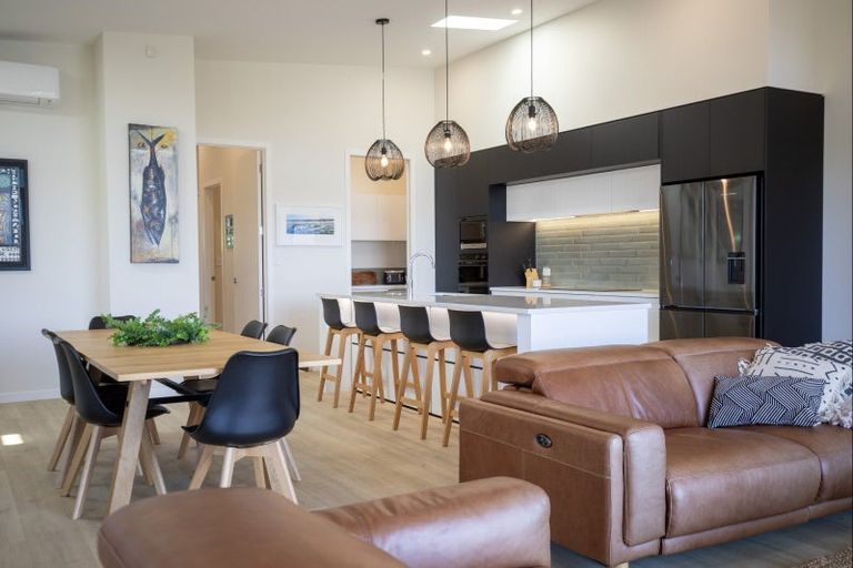 Photo of property in 2a Marine Parade, Raglan, 3225