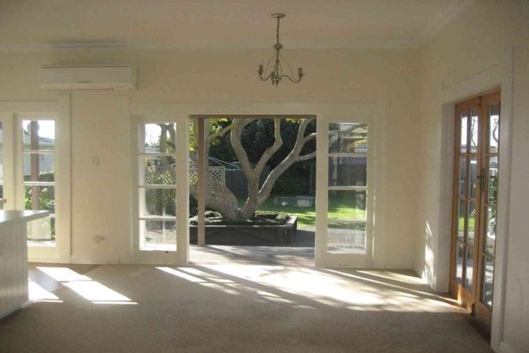 Photo of property in 3 Moeller Street, Taradale, Napier, 4112