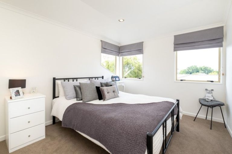 Photo of property in 17 Gillean Street, Havelock North, 4130