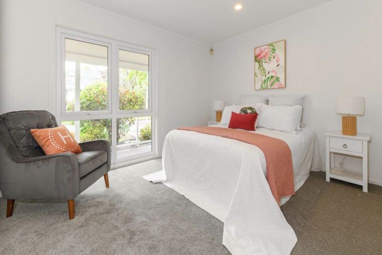 Photo of property in 12 Orinda Close, Botany Downs, Auckland, 2010