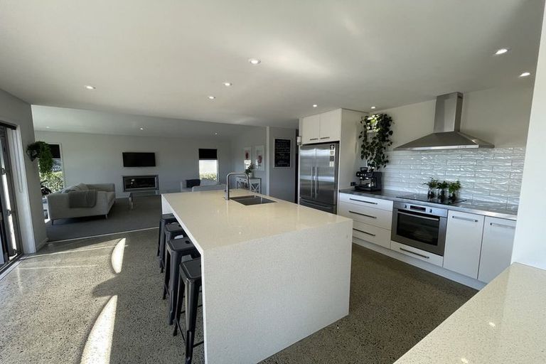 Photo of property in 1242 Papamoa Beach Road, Papamoa Beach, Papamoa, 3118