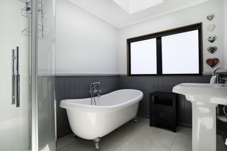 Photo of property in 13c Reading Street, Greytown, 5712