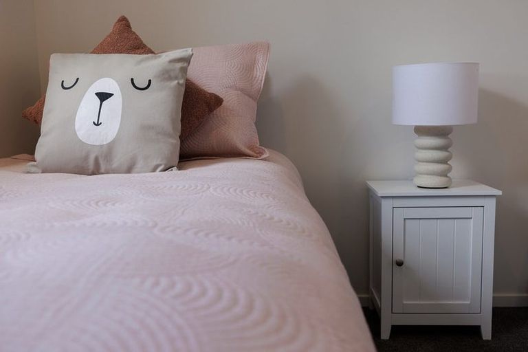 Photo of property in 32 Te Piriti Road, One Tree Point, 0118