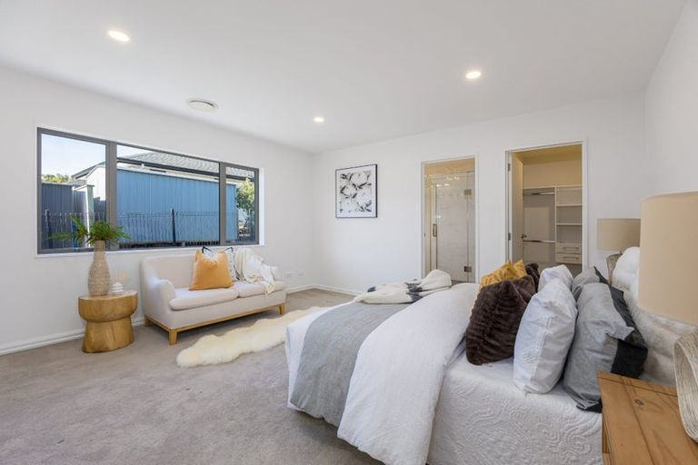 Photo of property in 10 Ian Gordon Lane, Orewa, 0931