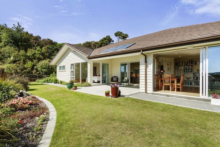 Photo of property in 206 Navigation Drive, Whitby, Porirua, 5024
