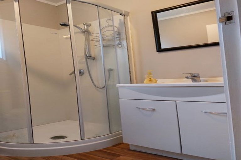 Photo of property in 4 Osman Street, Glen Eden, Auckland, 0602