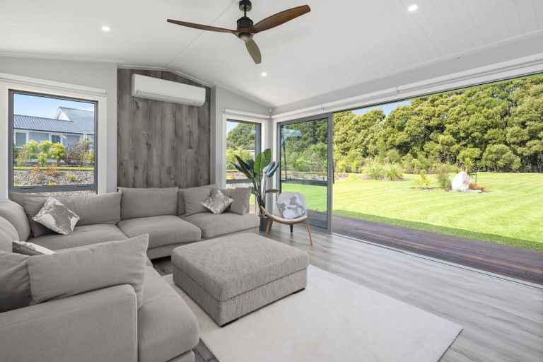 Photo of property in 20 Lancewood Way, Kinloch, Taupo, 3377