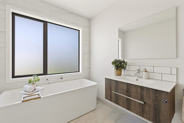 Photo of property in 10 Oak Place, Levin, 5510