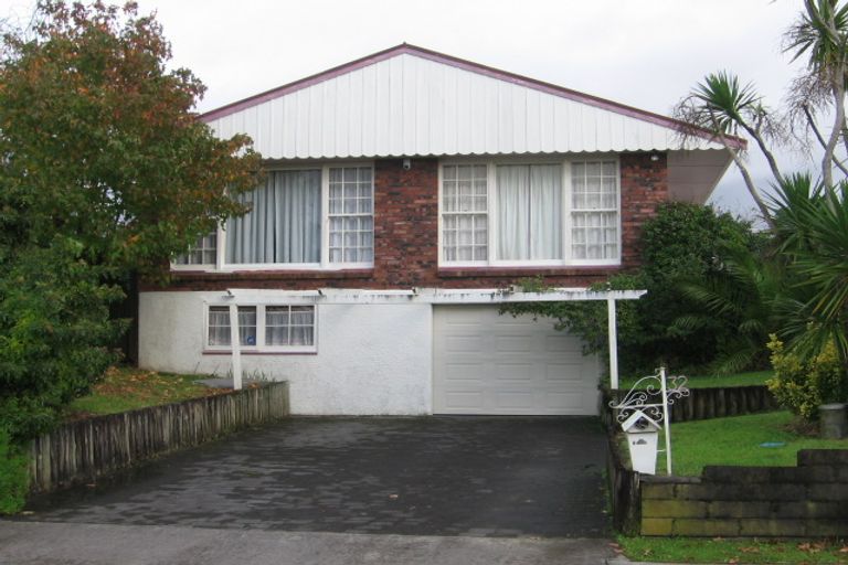 Photo of property in 32 Glenmore Road, Sunnyhills, Auckland, 2010