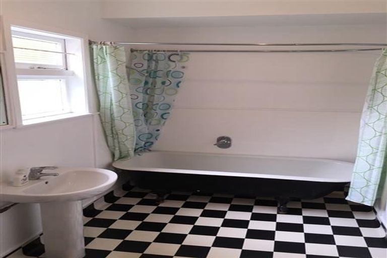 Photo of property in 71 Liardet Street, Vogeltown, Wellington, 6021