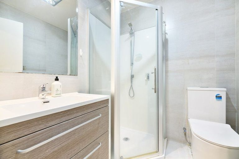 Photo of property in 17d Crosby Road, West Harbour, Auckland, 0618