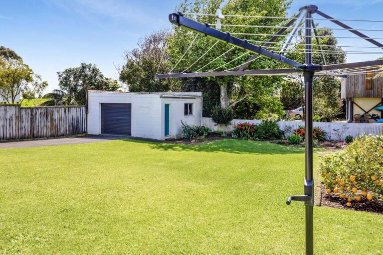 Photo of property in 37 Clifton Drive, Waitara, 4320