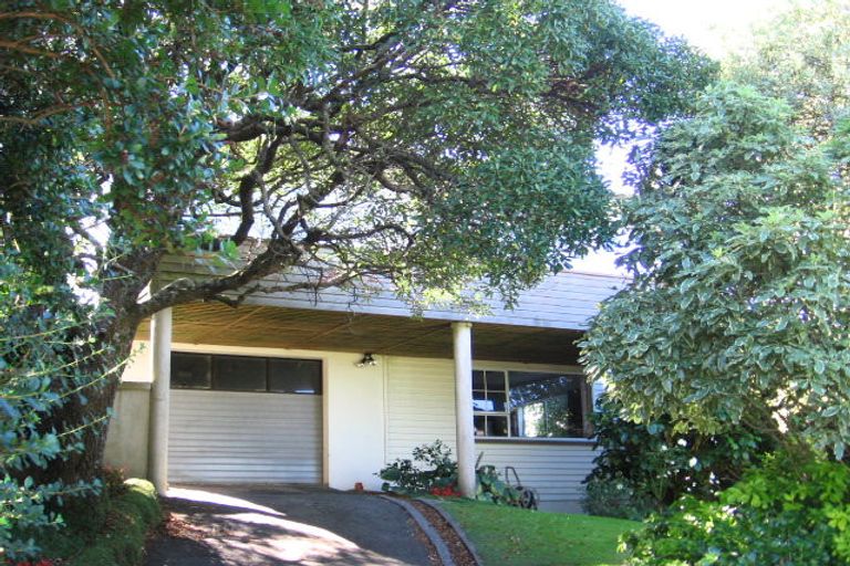 Photo of property in 5 Whitu Street, Khandallah, Wellington, 6035