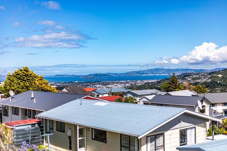Photo of property in 6a Mossburn Grove, Kelson, Lower Hutt, 5010