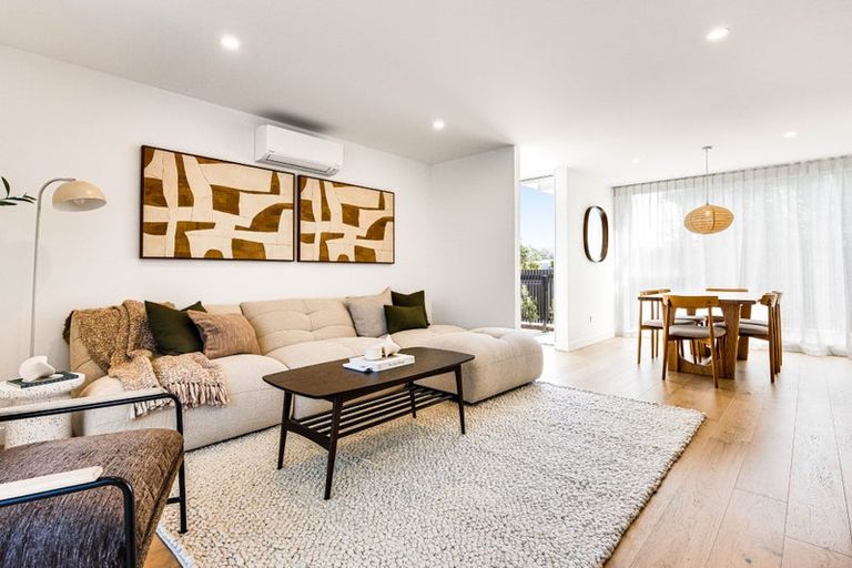 Photo of property in 41 Red Beach Road, Red Beach, 0932