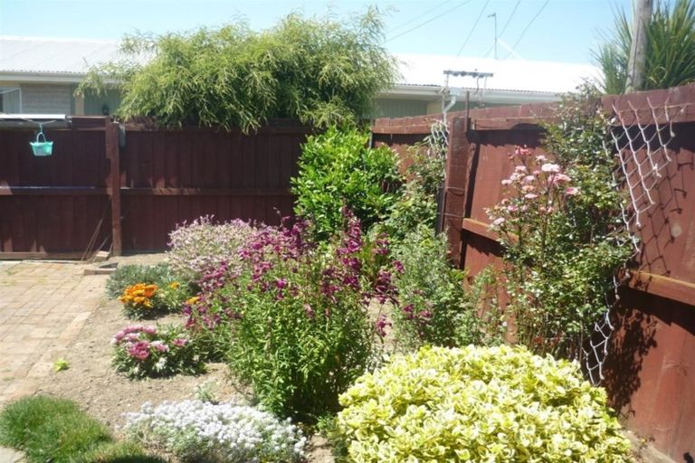 Photo of property in 2/90 Lincoln Road, Hillmorton, Christchurch, 8024