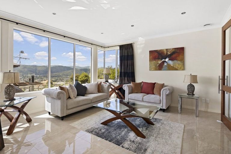 Photo of property in 3 Winifred Way, Belmont, Lower Hutt, 5010