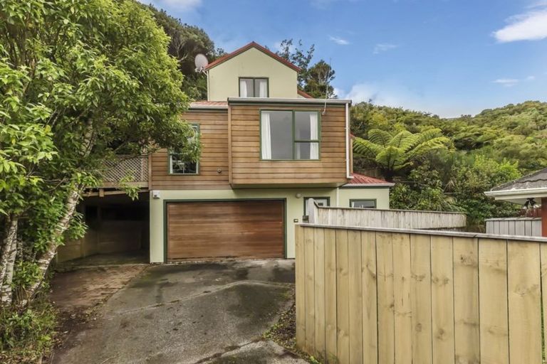 Photo of property in 5a Parsons Glen, Karori, Wellington, 6012