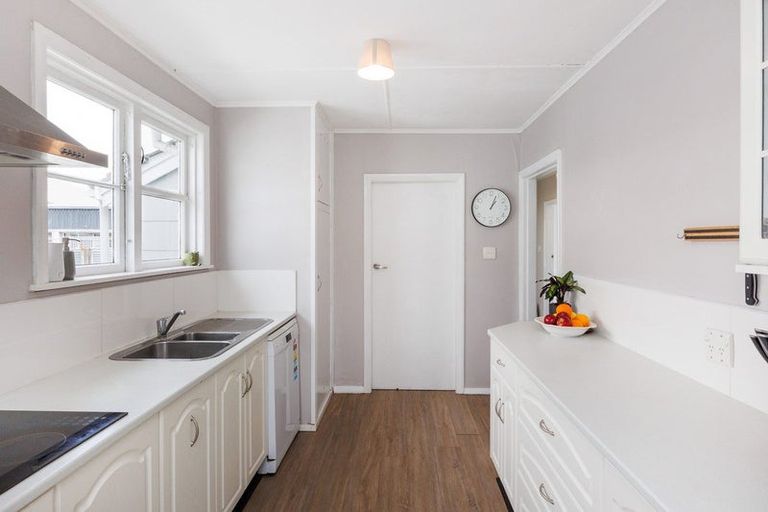 Photo of property in 918 Tremaine Avenue, Roslyn, Palmerston North, 4414