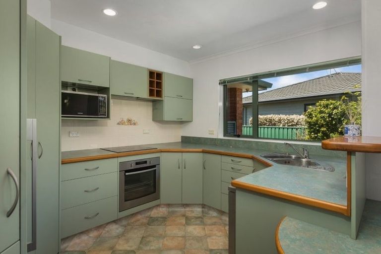 Photo of property in 16 Donegal Place, Katikati, 3129