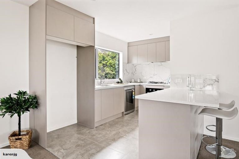 Photo of property in 32 Valhalla Drive, Beach Haven, Auckland, 0626