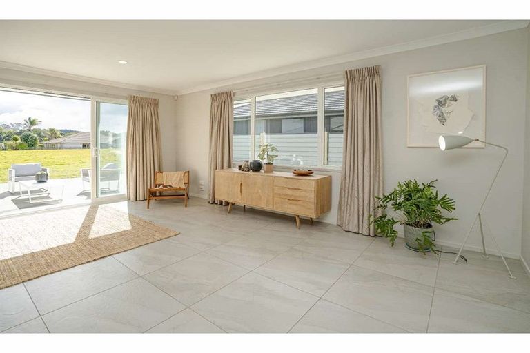 Photo of property in 6 Halyard Loop, Haruru, 0204