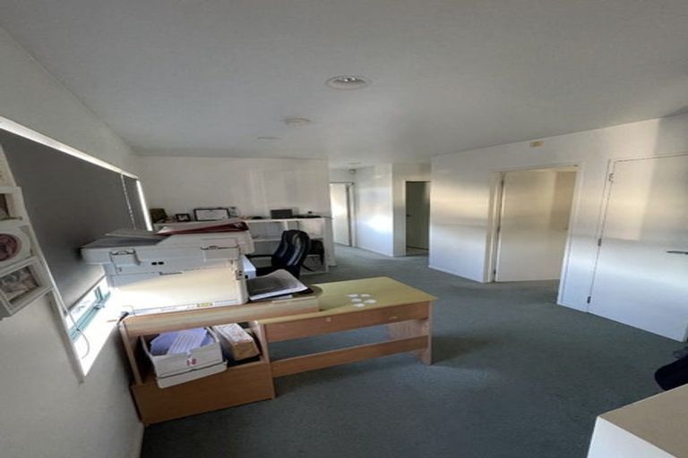 Photo of property in 7a Clematis Avenue, Murrays Bay, Auckland, 0630