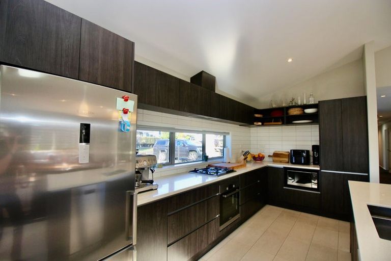 Photo of property in 2 Roseberry Place, Whitianga, 3510