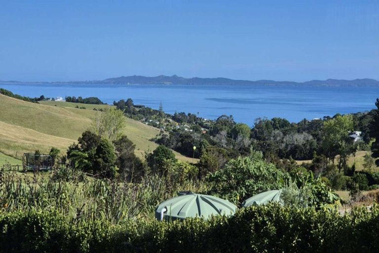 Photo of property in 330 Cable Bay Block Road, Cable Bay, 0420