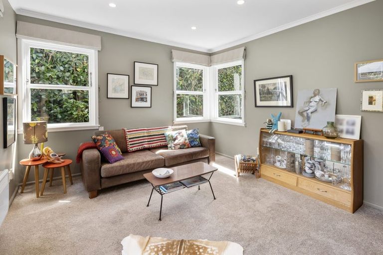 Photo of property in 109 Seatoun Heights Road, Seatoun, Wellington, 6022