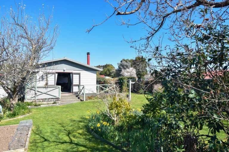 Photo of property in 38 Philip Street, Carterton, 5713