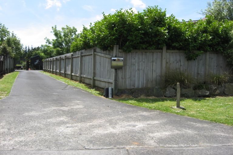 Photo of property in 26 Rheingold Place, Huapai, Kumeu, 0810