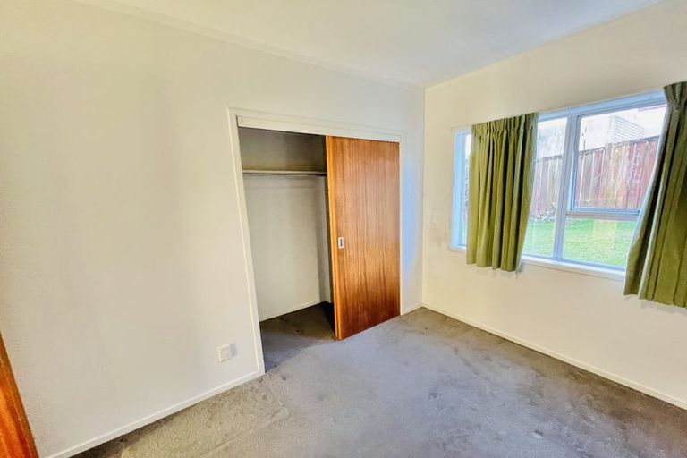 Photo of property in 36 Sunset Road, Unsworth Heights, Auckland, 0632