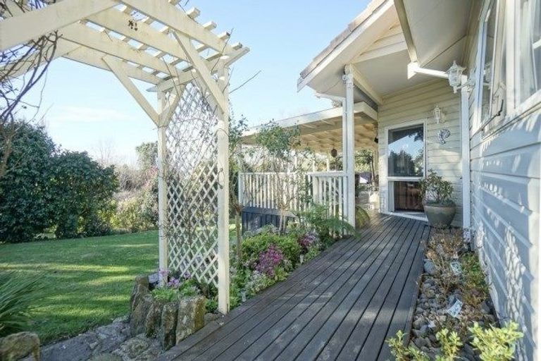Photo of property in 8 Saunders Place, Te Puke, 3119